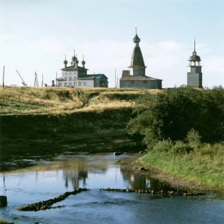 Church of Saint Nicholas (1638), Church of the Feast of the Purification (1873), bell tower (1807) Maloshuika, Onega district, Archangel region
